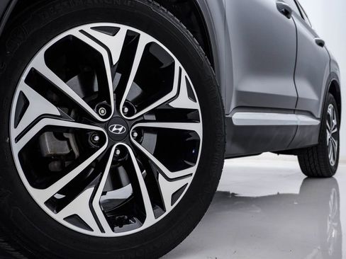 Used 2019 Hyundai Santa Fe Limited image 5