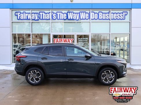 New 2026 Chevrolet Trax LT w/ Driver Confidence Package image 1