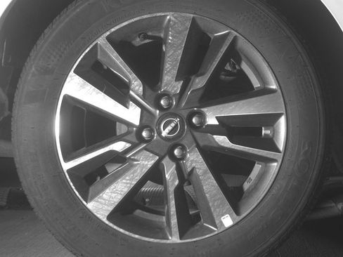 Used 2025 Nissan Versa SV FWD image 12