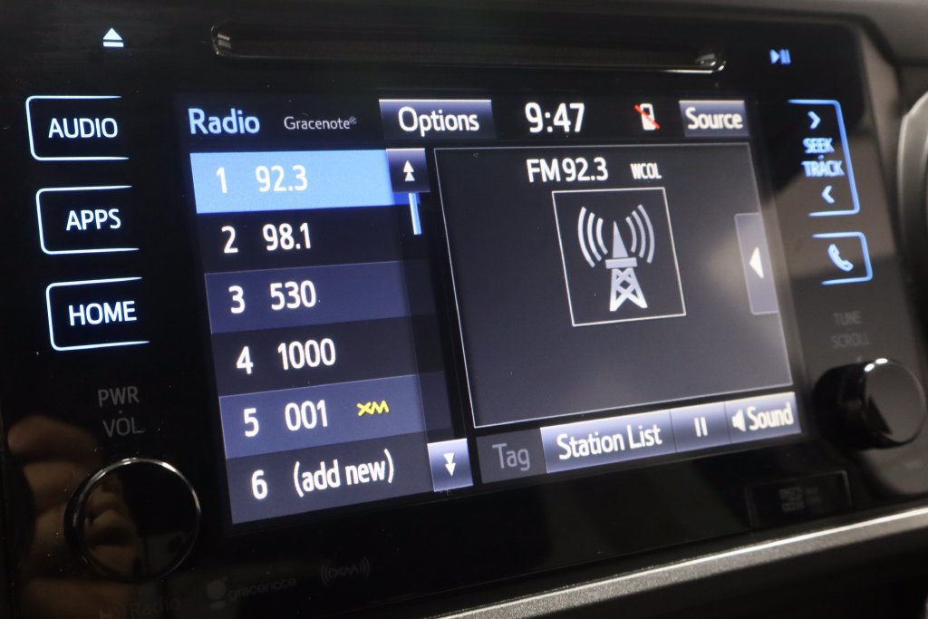 Used 2018 Toyota Tacoma TRD Off-Road AWD/4WD image 3