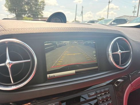 Used 2014 Mercedes-Benz SL 550 w/ Driver Assistance Package image 15