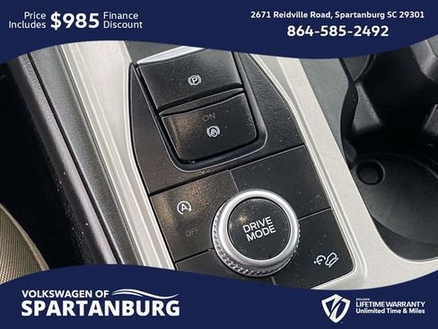 Used 2024 Ford Explorer XLT image 27