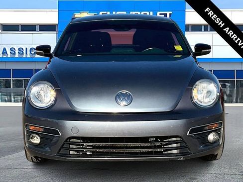 Used 2013 Volkswagen Beetle 2.0T image 2