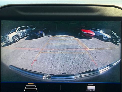 Used 2021 GMC Sierra 1500 Elevation w/ Driver Alert Package I AWD/4WD image 10