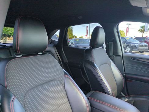 Used 2024 Ford Escape ST-Line w/ Cold Weather Package FWD image 33