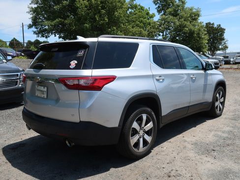 Used 2019 Chevrolet Traverse LT w/ LT Premium Package FWD image 10