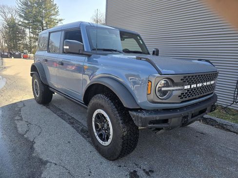 Used 2025 Ford Bronco Badlands image 1