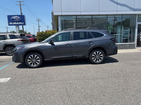 Used 2023 Subaru Outback Limited AWD/4WD image 10