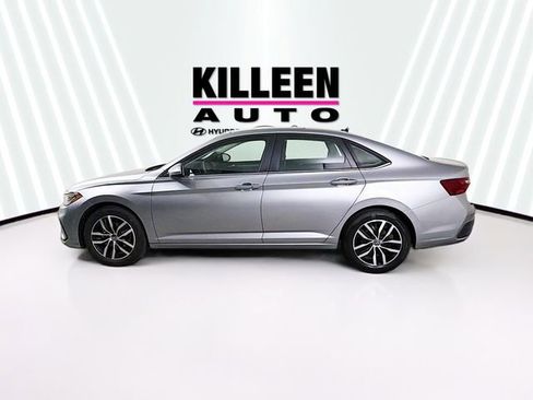 New 2026 Volkswagen Jetta SE FWD image 4
