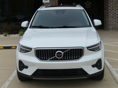 Used 2024 Volvo XC40 B5 Plus AWD/4WD image 8