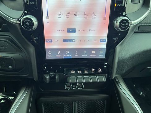 New 2026 RAM 3500 Laramie AWD/4WD image 26