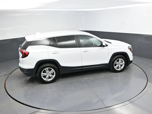 Used 2024 GMC Terrain SLE AWD/4WD image 31