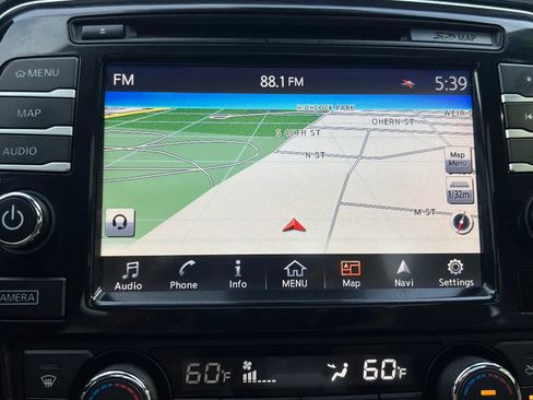 Used 2017 Nissan Maxima Platinum FWD image 37