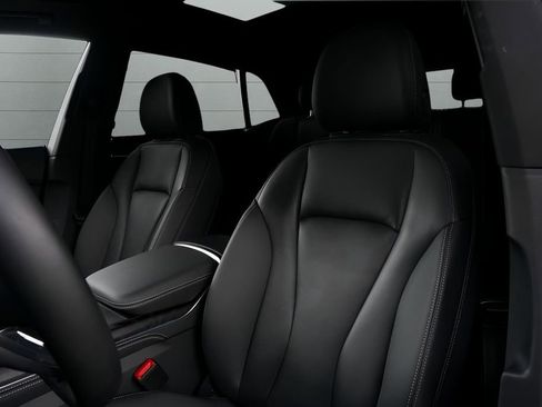 Used 2023 Audi Q8 Premium Plus AWD/4WD image 43