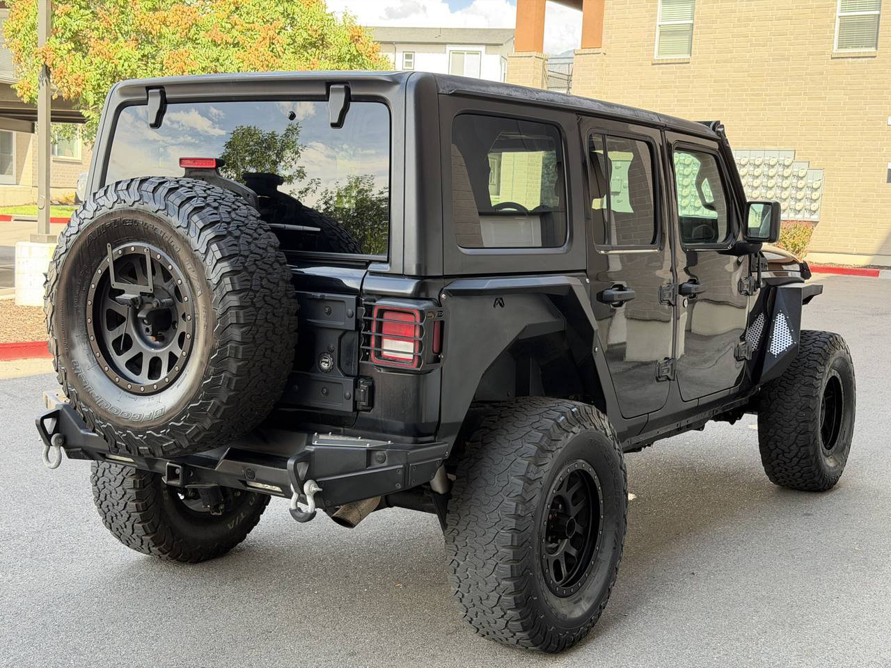 Used 2018 Jeep Wrangler Unlimited Sport AWD/4WD image 8