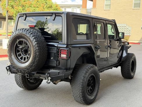 Used 2018 Jeep Wrangler Unlimited Sport AWD/4WD image 8