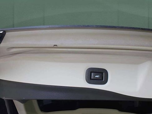 Used 2019 Nissan Rogue SV w/ Premium Package image 16