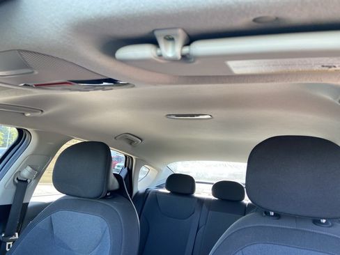 Used 2025 Kia K4 FWD image 29