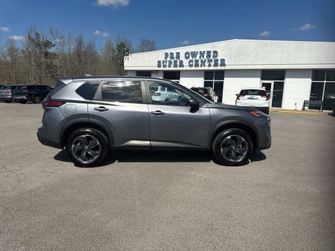 Used 2025 Nissan Rogue SV FWD image 3