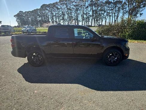 New 2026 Ford Maverick Lariat image 8