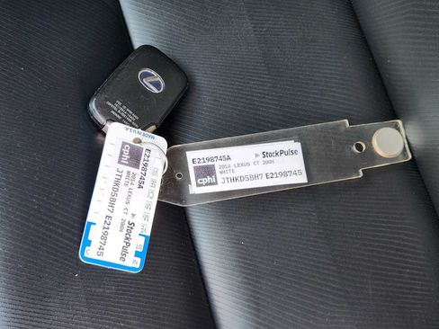 Used 2014 Lexus CT 200h w/ Seat Comfort Package FWD image 33