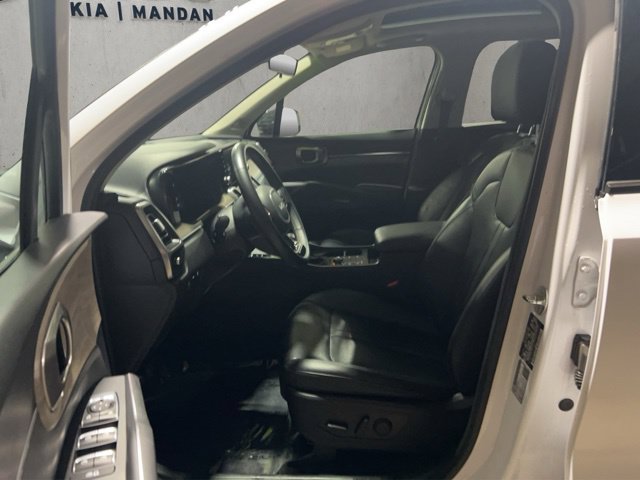 Used 2023 Kia Sorento S w/ Panoramic Sunroof Package AWD/4WD image 6