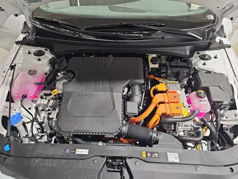 New 2026 Hyundai Elantra Sport FWD image 32