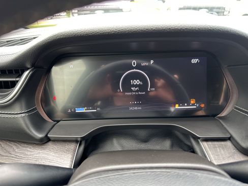 Used 2022 Jeep Grand Cherokee L Limited image 22