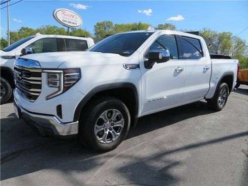 Used 2025 GMC Sierra 1500 SLT image 1