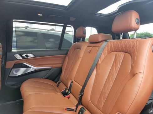 Used 2024 BMW ALPINA XB7 AWD/4WD image 34