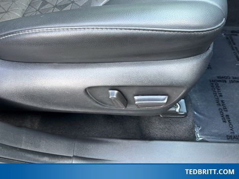 Used 2024 Toyota Highlander XLE image 21