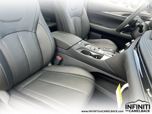New 2025 INFINITI QX60 Luxe w/ Black Edition image 10
