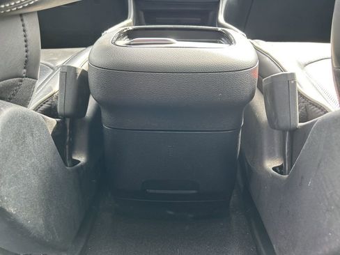 Used 2024 Chrysler Pacifica Premium FWD image 45