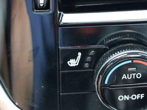 Used 2023 Nissan Rogue SL FWD image 25