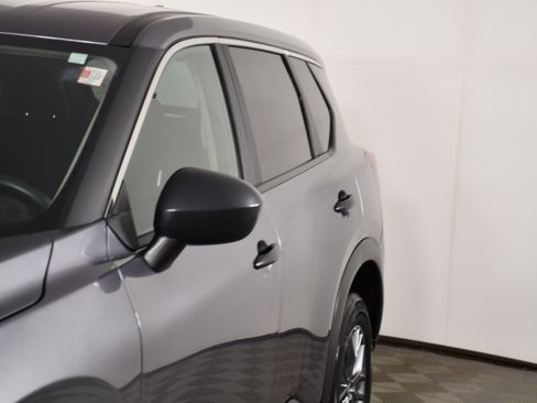 Used 2024 Nissan Rogue S image 13