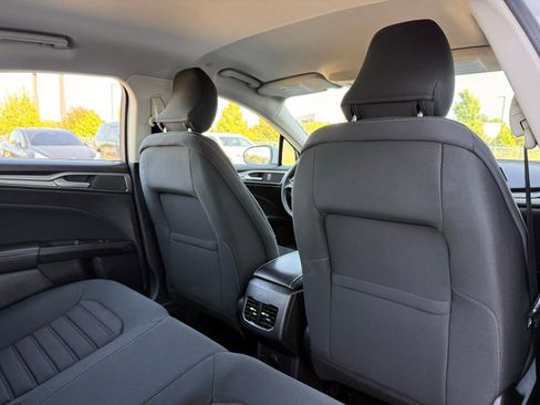 Used 2019 Ford Fusion SE FWD image 17
