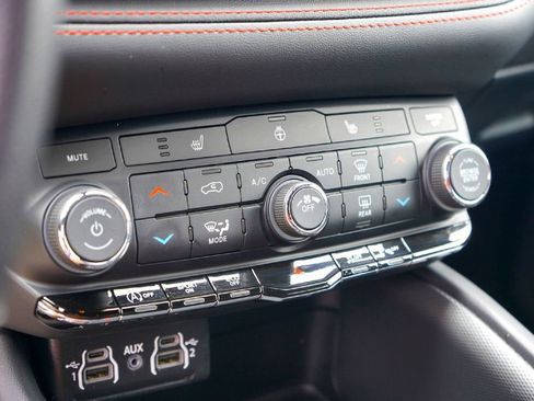 Used 2025 Dodge Durango GT image 14