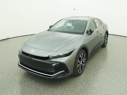 New 2026 Toyota Crown XLE image 5