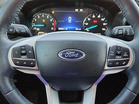 Used 2023 Ford Explorer XLT image 11