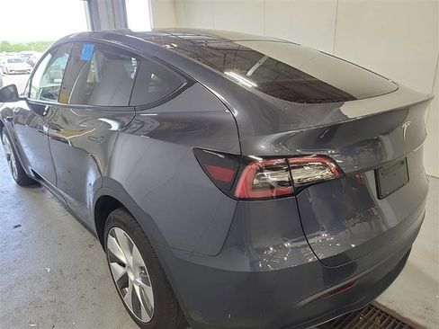 Used 2023 Tesla Model Y Long Range AWD/4WD image 8