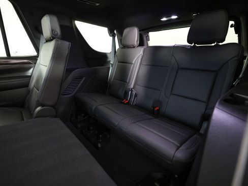Used 2021 Chevrolet Tahoe LT w/ LT Signature Package RWD image 17
