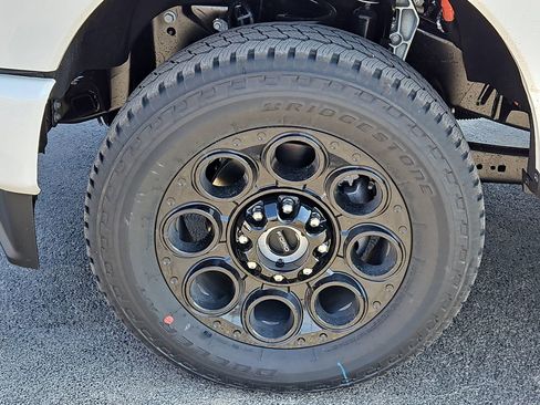 New 2026 Ford F250 Lariat w/ Black Appearance Package image 17