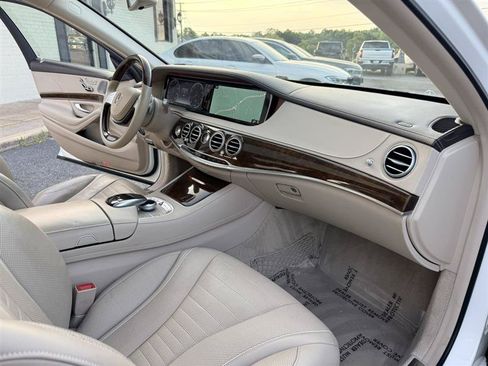 Used 2017 Mercedes-Benz S 550 4MATIC Sedan image 12