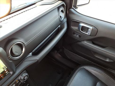 Used 2021 Jeep Wrangler Unlimited Sahara w/ Cold Weather Group image 30