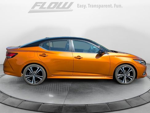 Used 2022 Nissan Sentra SR w/ SR Premium Package FWD image 10