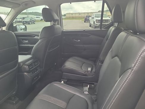 Used 2024 Honda Pilot Touring image 24