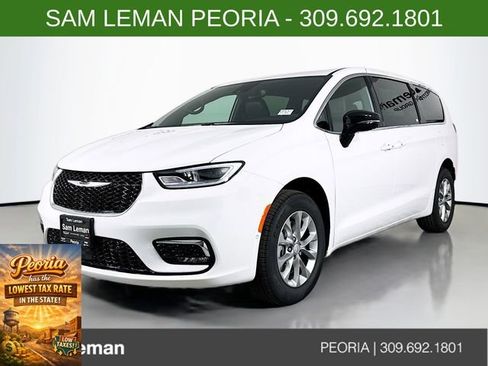 New 2026 Chrysler Pacifica Select image 3