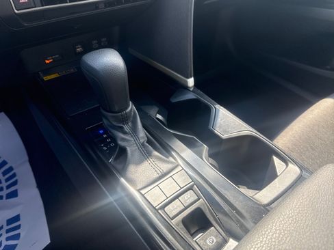 Used 2025 Toyota Camry LE image 14