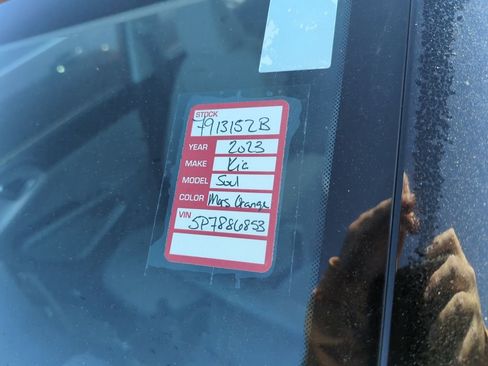 Certified 2023 Kia Soul LX image 6