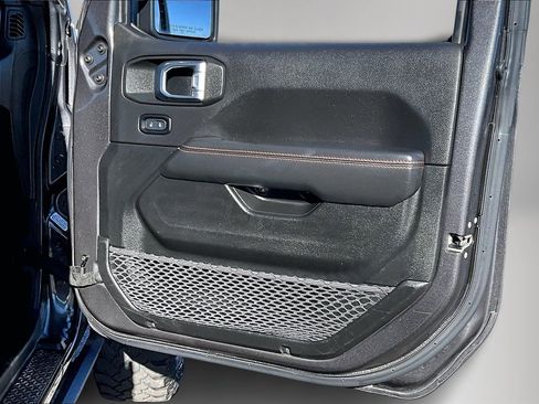Used 2023 Jeep Gladiator Mojave w/ Cold Weather Group image 29